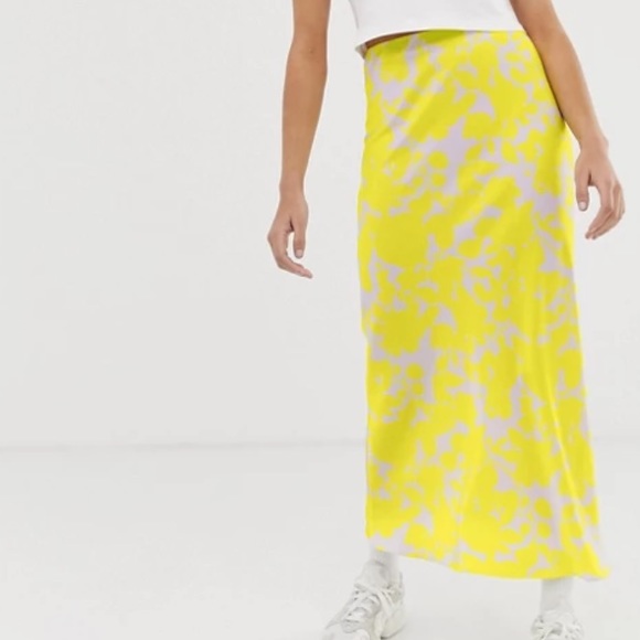 ASOS bias satin slip midi skirt in bright floral - Picture 5 of 9